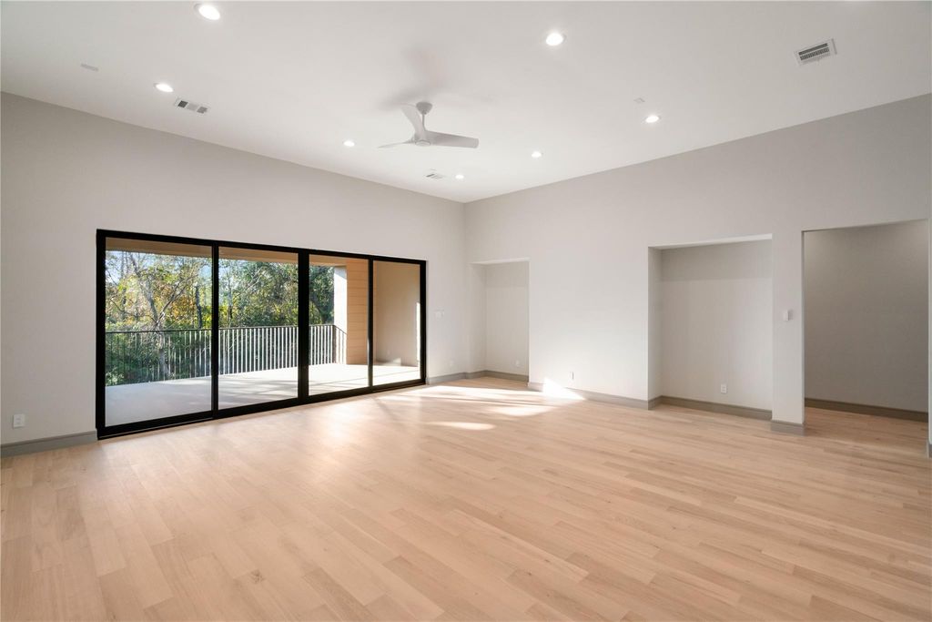 Upper flex room & terrace