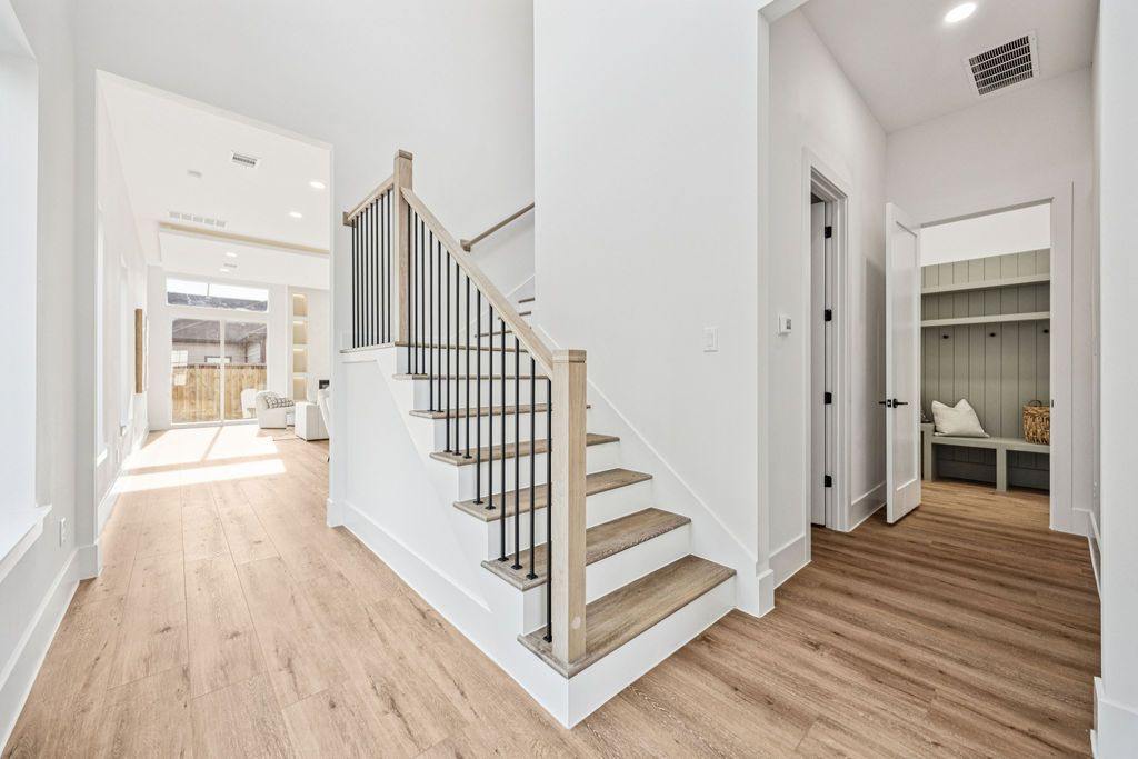Entry & staircase