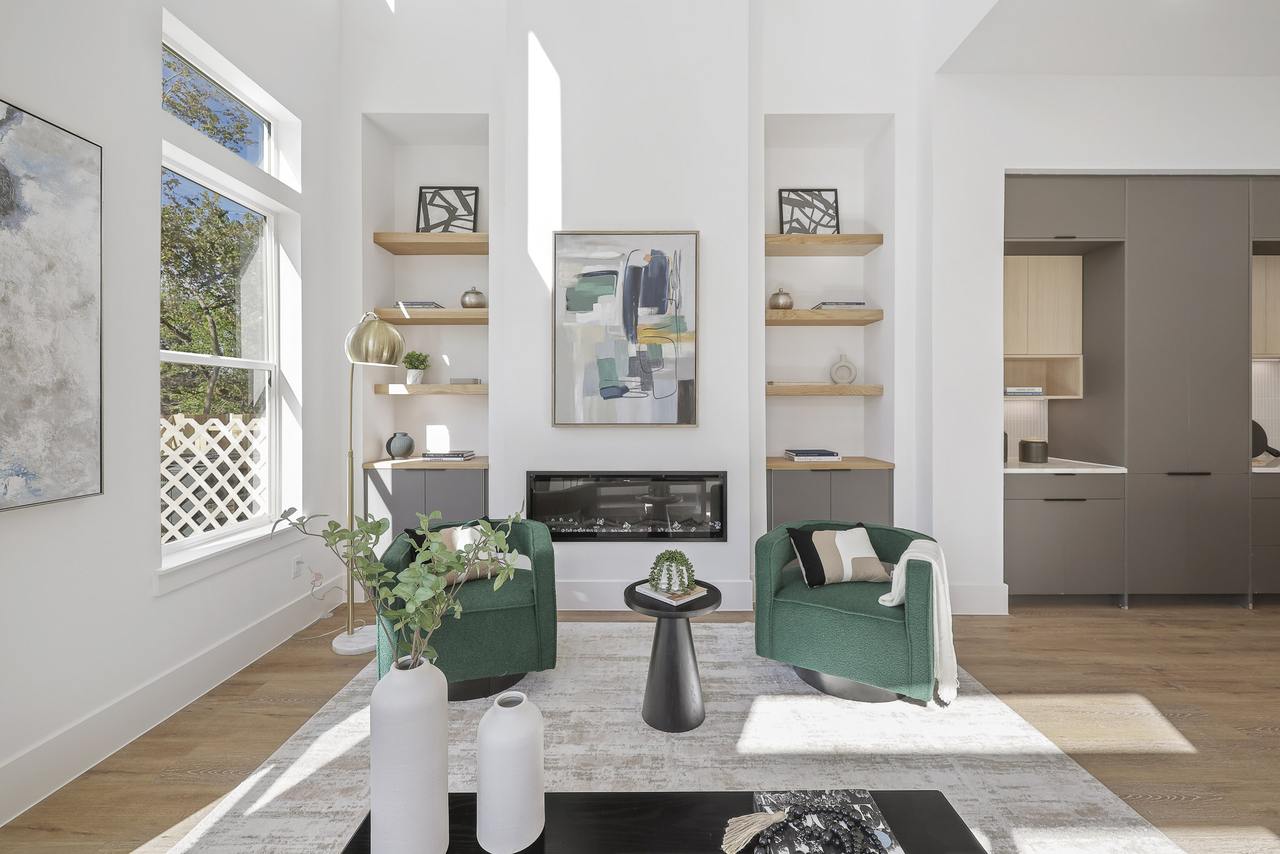 Fireplace & built-ins