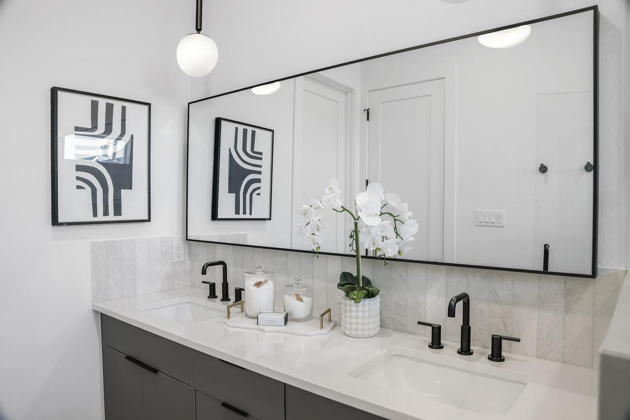 Double vanity