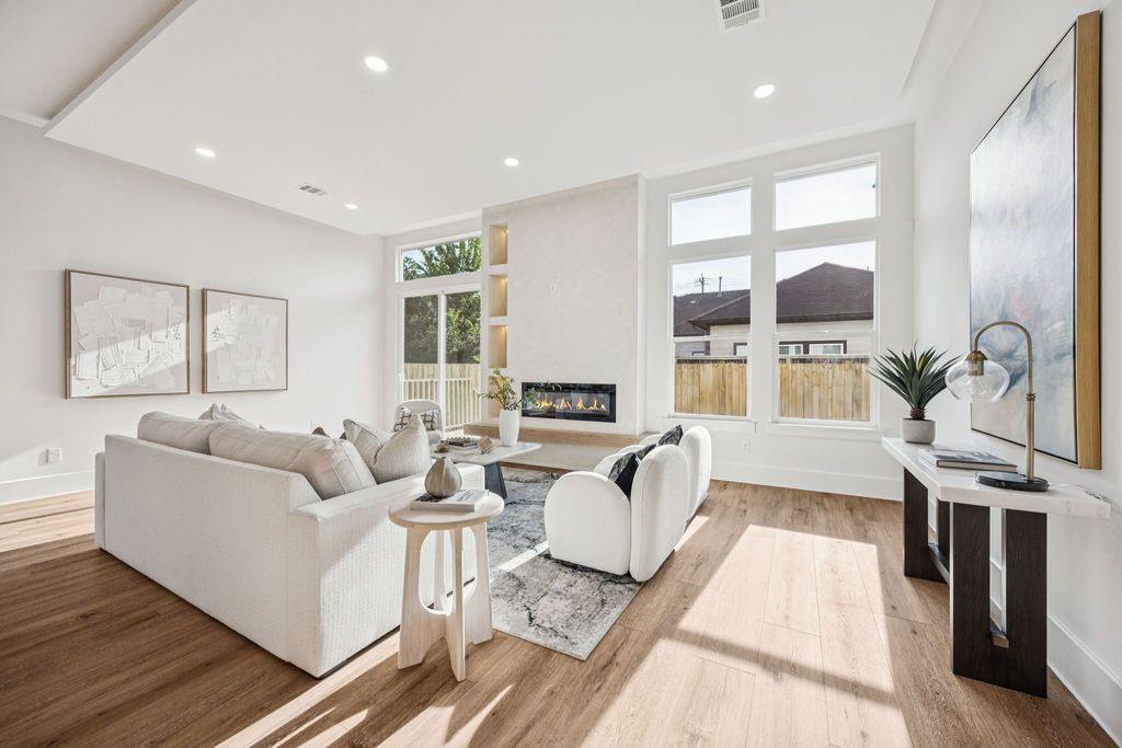 Living room & fireplace