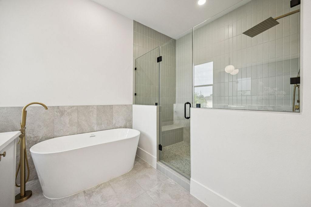 Open living & kitchen