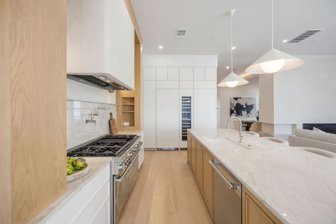 Range and pot filler